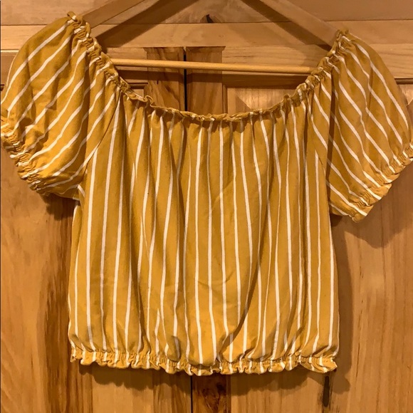 American Eagle Outfitters Tops - AEO crop top